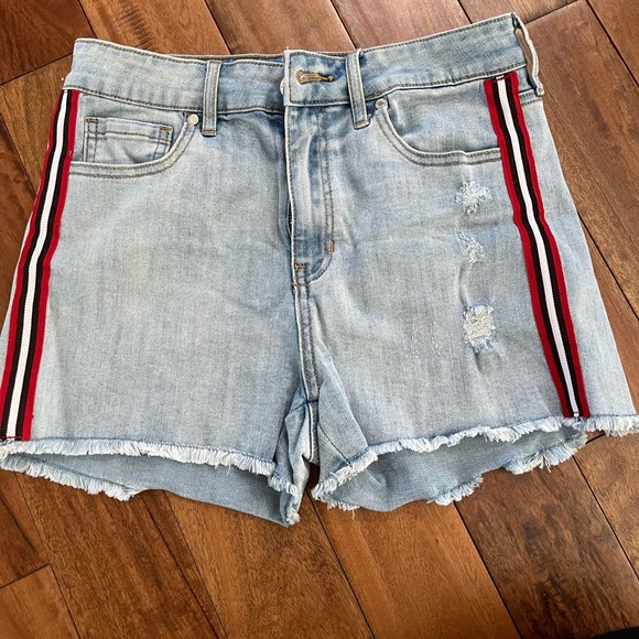 Shorts - Picture 3 of 3